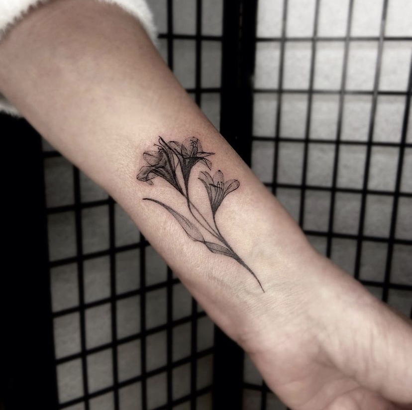 Flower tattoo/micro-realism